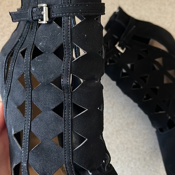 3 For $12 Womens Report Heels - Picture 7 of 13